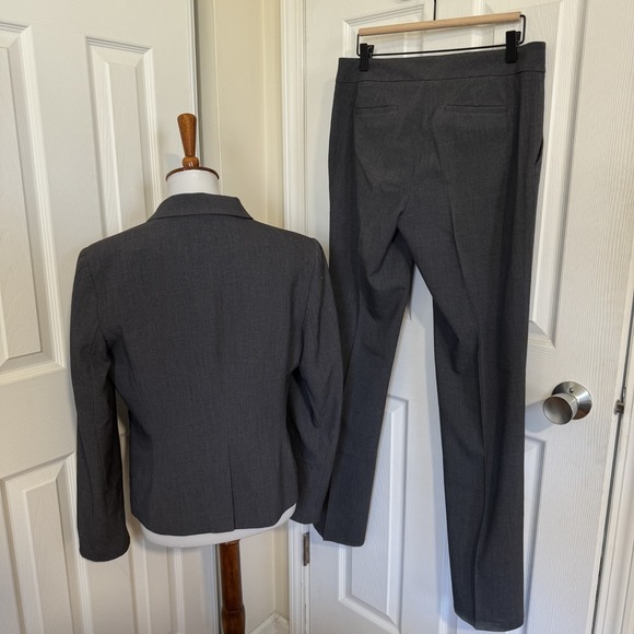 Calvin Klein Women's Grey Stretch Suit Set Blazer Size 10 & Pants Size 6 - Picture 2 of 6